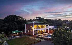 Malibu Villa By Hill Staytion